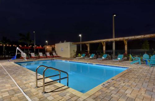 Sarasota Hotel | Home2 Suites by Hilton, Sarasota I-75 Bee Ridge, Fl