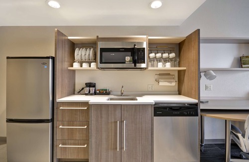 Perrysburg Hotel | Home2 Suites by Hilton Perrysburg Levis Commons Toledo