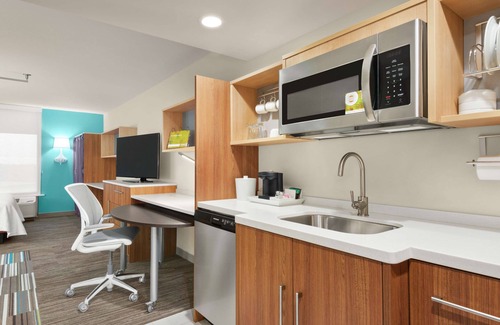 Woodbridge Hotel | Home2 Suites by Hilton Woodbridge Potomac Mills