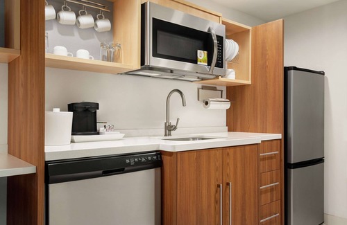 Woodbridge Hotel | Home2 Suites by Hilton Woodbridge Potomac Mills