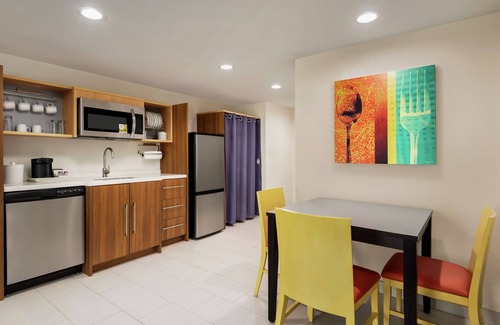 Woodbridge Hotel | Home2 Suites by Hilton Woodbridge Potomac Mills
