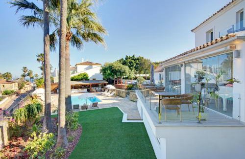 Castillo de Sabinillas House | Home4u Mediterranean Sea Views Villa Alkaff