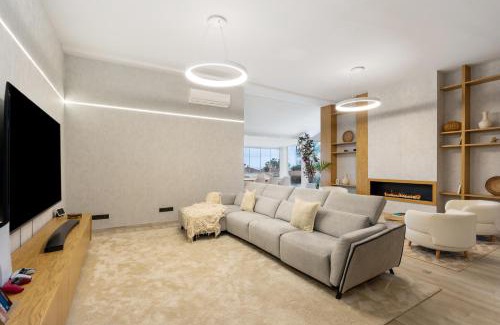Castillo de Sabinillas House | Home4u Mediterranean Sea Views Villa Alkaff