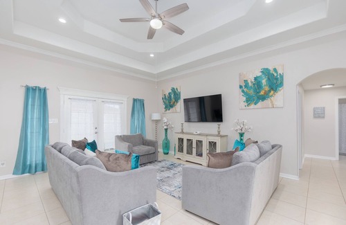 Brownsville House | Homeaway from Home!