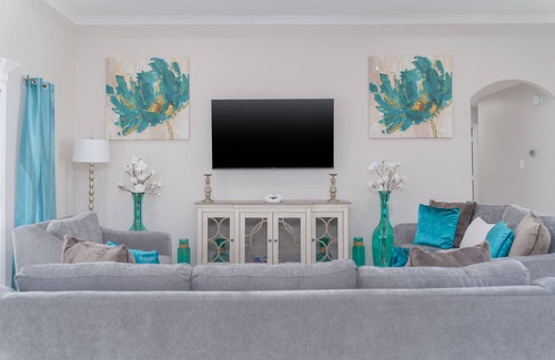 Brownsville House | Homeaway from Home!