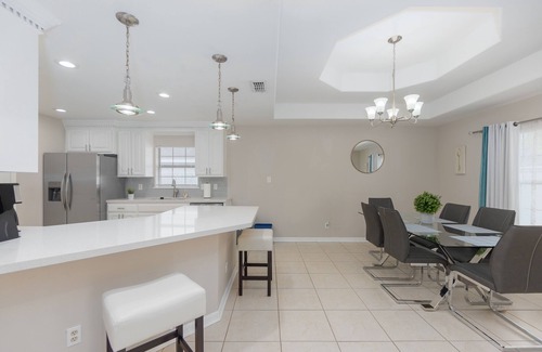 Brownsville House | Homeaway from Home!