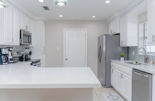 Brownsville House | Homeaway from Home!