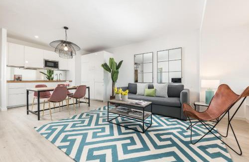 Justicia Apartment | Homeclub Apartment at Plaza Colon XXIII