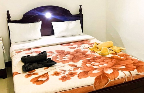 Moshi Cabin | Homefeeling Neneu Lodge