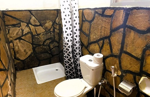 Moshi Cabin | Homefeeling Neneu Lodge