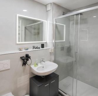 Huenfeld Apartment | Homefeld Moderne & ruhige Ferienwohnung in Hünfeld Nähe Bahnhof, mit Smart Tv & Parkplatz