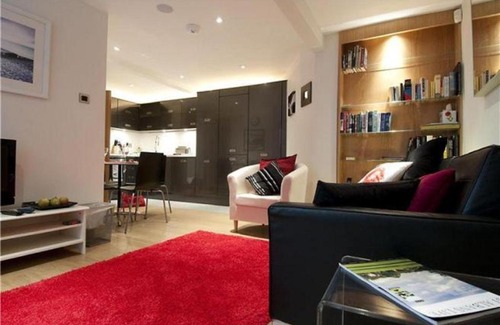 St Albans Apartment | HomefromHolme St Peters Mews