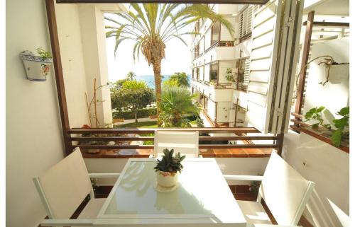 Canet de Mar Apartment | HomeHolidaysRentals Canet Playa I