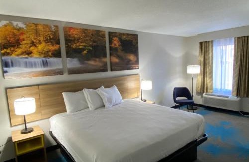 Newnan Hotel | HomeLodge Newnan