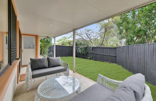 Carindale House | Homely 3-Bed Townhouse with Pool & Gym Access