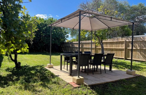 Cooloongup House | Homely Cosy Family Getaway, 5 Mins to Beach