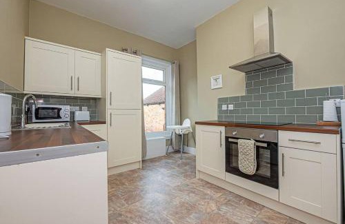 Hornsea Apartment | Homely Hideaway Close to Coast