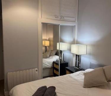 Glasgow Apartment | Homely in Hampden