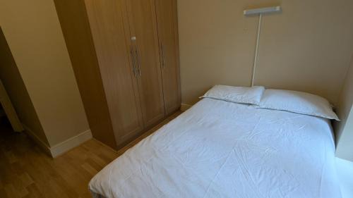 Chapelizod Apartment | Homely & Spacious 2BD Close to Phoenix Park & City
