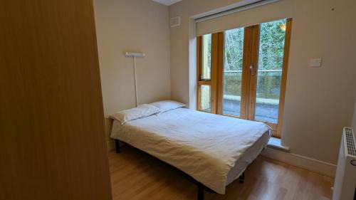 Chapelizod Apartment | Homely & Spacious 2BD Close to Phoenix Park & City