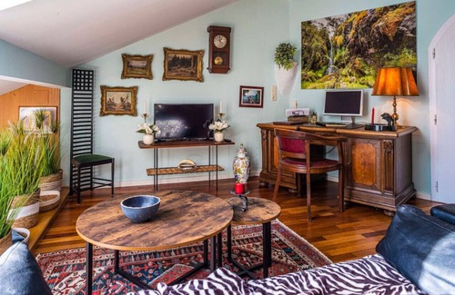 Ammerland Apartment | Homely Stay in a romantic lodging with sauna & gym