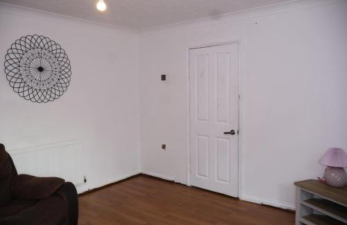 Vange Apartment | Homely three bedroom