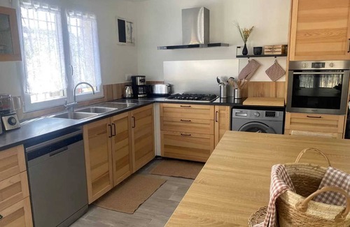 Saint-Hilaire-de-Beauvoir Villa | Homerez - Villa in Saint-Hilaire-de-Beauvoir
