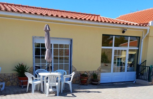 Lourinha House | Homerez - House 7 km away from the beach for 16 ppl. with garden and terrace