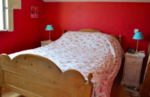 Saint-Vincent-Rive-d'Olt Villa | Homerez - Villa for 8 ppl. with swimming-pool at Saint-Vincent-Rive-d'Olt