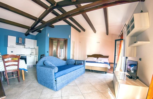 Capo Mulini Apartment | Homerez - 10 m away from the beach! Appartement for 4 ppl. at Capo Mulini