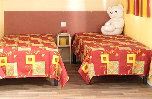Burinhosa House | Homerez - Amazing bungalow 15 km away from the beach for 4 ppl. with shared pool