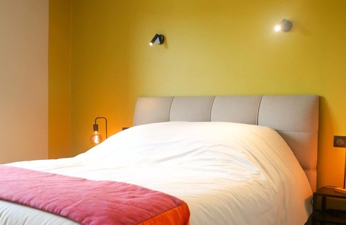 Chanaleilles House | Homerez - Amazing house for 14 ppl. with balcony at Chanaleilles