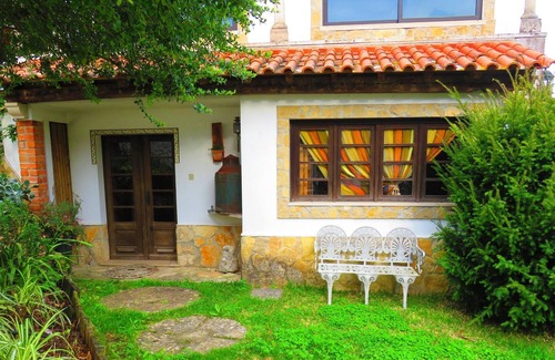Sao Joao Batista House | Homerez - Amazing house for 6 ppl. with shared pool and terrace at Porto de Mós