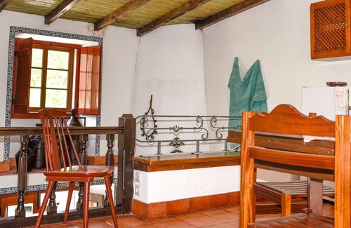 Sao Joao Batista House | Homerez - Amazing house for 6 ppl. with shared pool and balcony at Porto de Mós