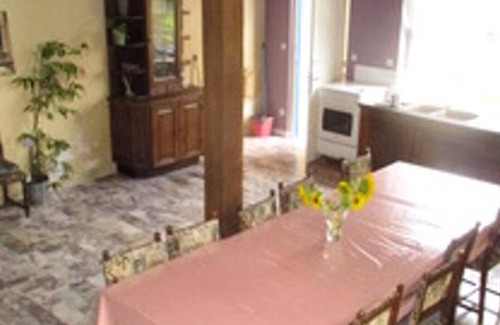 Queyssac House | Homerez - Amazing house for 12 ppl. with shared pool and terrace at Queyssac