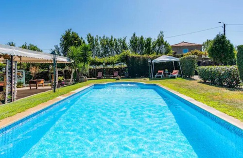 Penafiel Villa | Homerez - Amazing villa for 10 ppl. with swimming-pool and garden at Penafiel