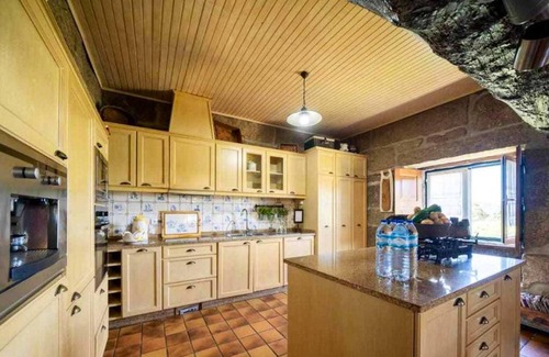 Irivo Villa | Homerez - Amazing villa for 10 ppl. with swimming-pool and garden at Penafiel