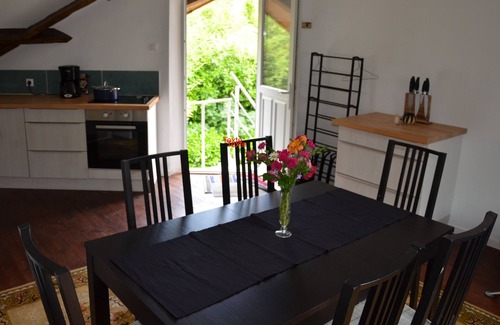 Orgnac-sur-Vezere Apartment | Homerez - Apartment Orgnac-sur-Vézère