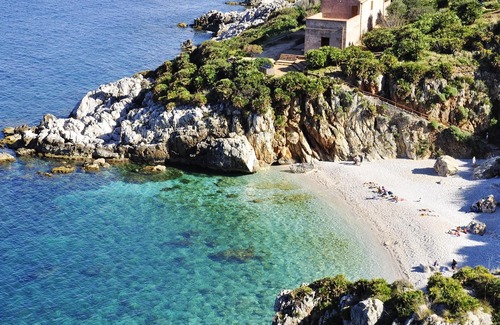 Partinico Apartment | Homerez - Apartement 6 km away from the beach for 4 ppl. with shared pool