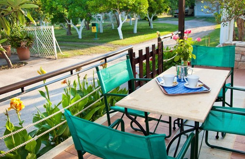 Agios Andreas Apartment | Homerez - Appartement for 4 ppl. with garden and balcony at Agios Andreas