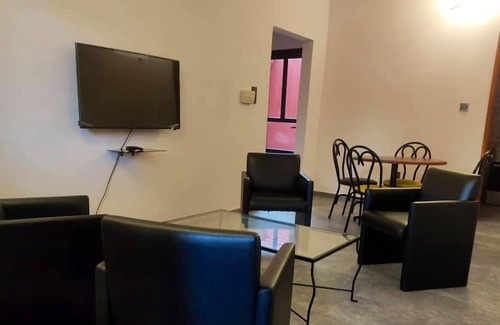 Porto-Novo Apartment | Homerez - Appartement for 4 ppl. with shared pool and garden at Porto-Novo