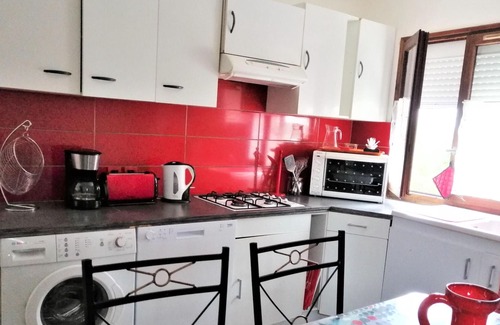 Villeneuve d'Aveyron Apartment | Homerez - Appartement for 6 ppl. with garden, terrace and balcony at Villeneuve