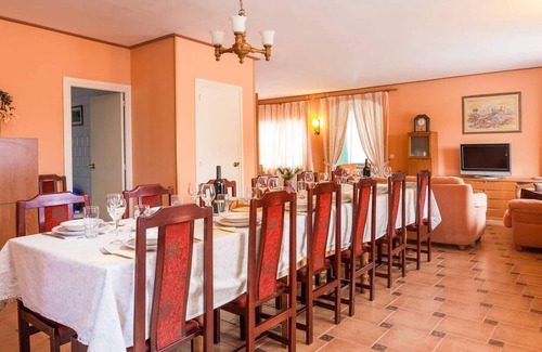 Castellet i la Gornal Villa | Homerez - Big villa 9 km away from the beach for 14 ppl. with swimming-pool