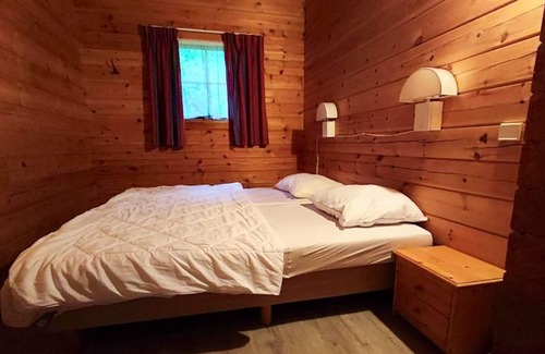 Mauroux Ski Chalet | Homerez - Beautiful chalet for 6 ppl. with shared pool and terrace at Mauroux