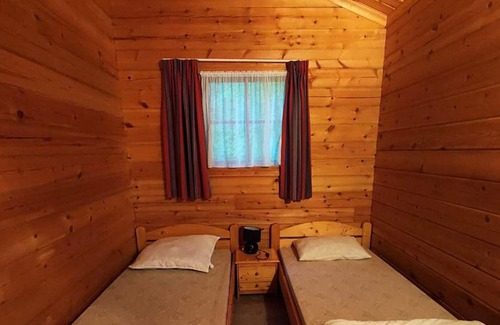 Mauroux Ski Chalet | Homerez - Beautiful chalet for 6 ppl. with shared pool and terrace at Mauroux