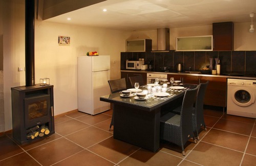Cucuron House | Homerez - Beautiful house for 4 ppl. with terrace at Cucuron