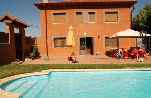Humanes Villa | Homerez - Big villa for 12 ppl. with swimming-pool at Cerezo de Mohernando