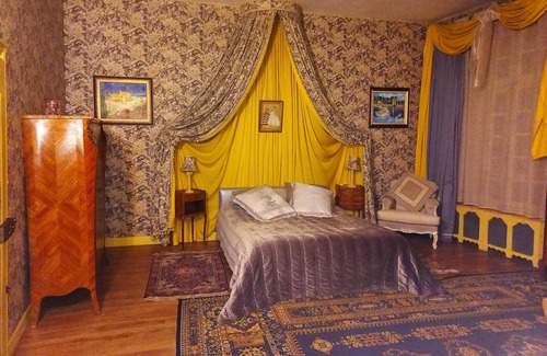 Chateau-Thierry House | Homerez - Big house for 10 ppl. with terrace at Château-Thierry