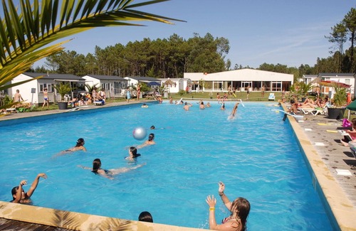Burinhosa House | Homerez - Big house 5 km away from the beach for 10 ppl. with shared pool