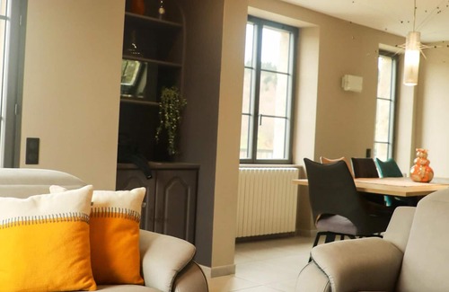 Chanaleilles House | Homerez - Big house for 14 ppl. with balcony at Chanaleilles